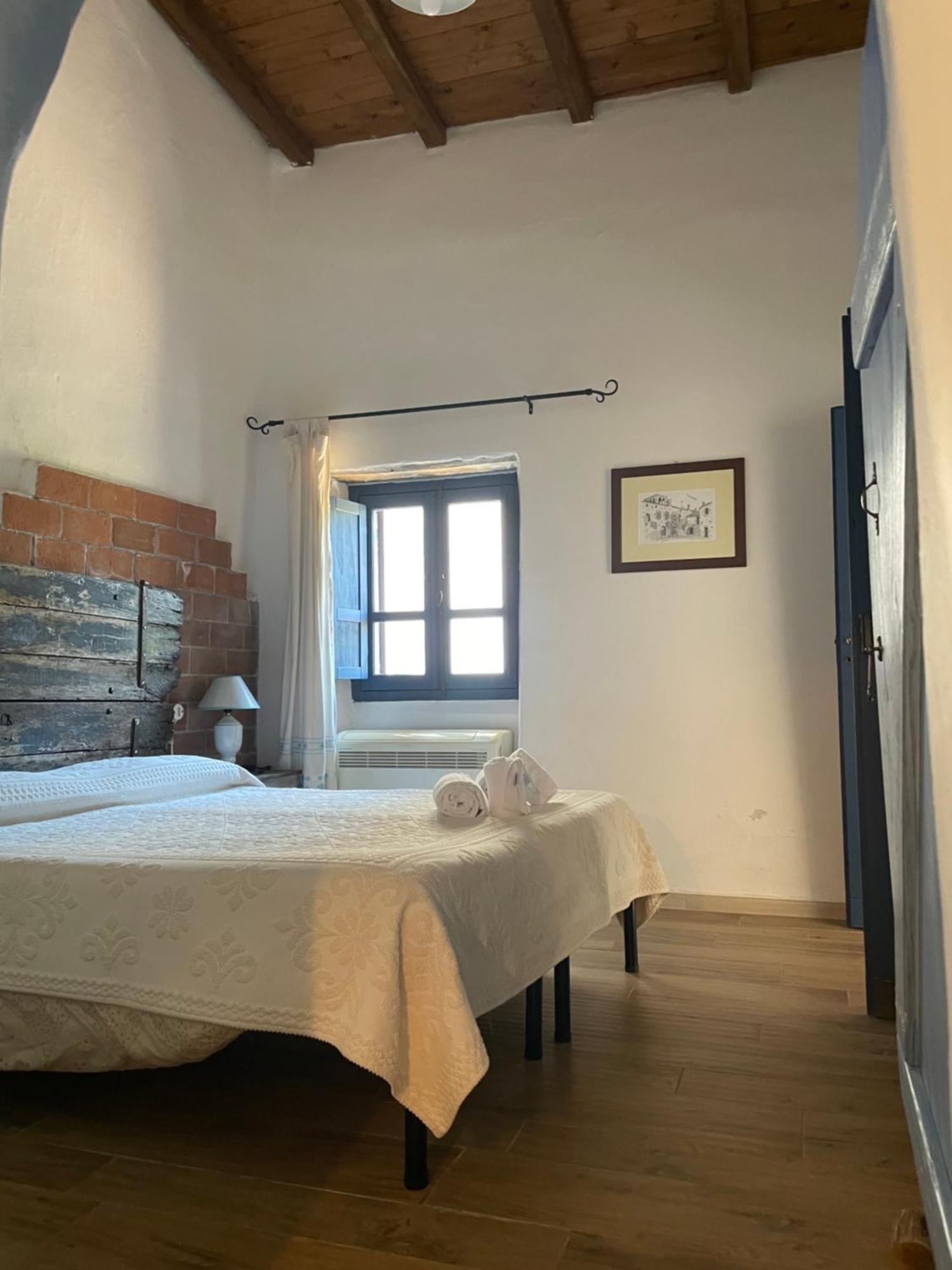 B&B Corte San Lussorio Oliena Exterior foto
